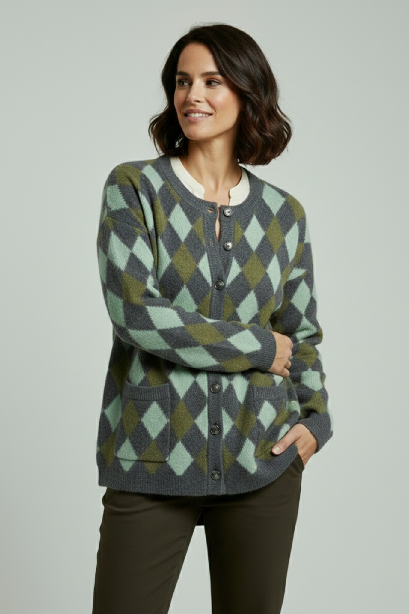 Cárdigan de mujer con botones y patrón geométrico