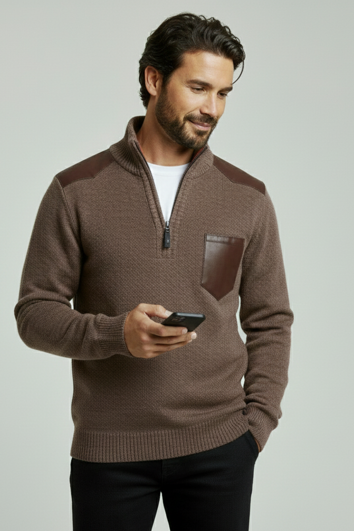 Jersey de hombre con cuello alto y cierre corto