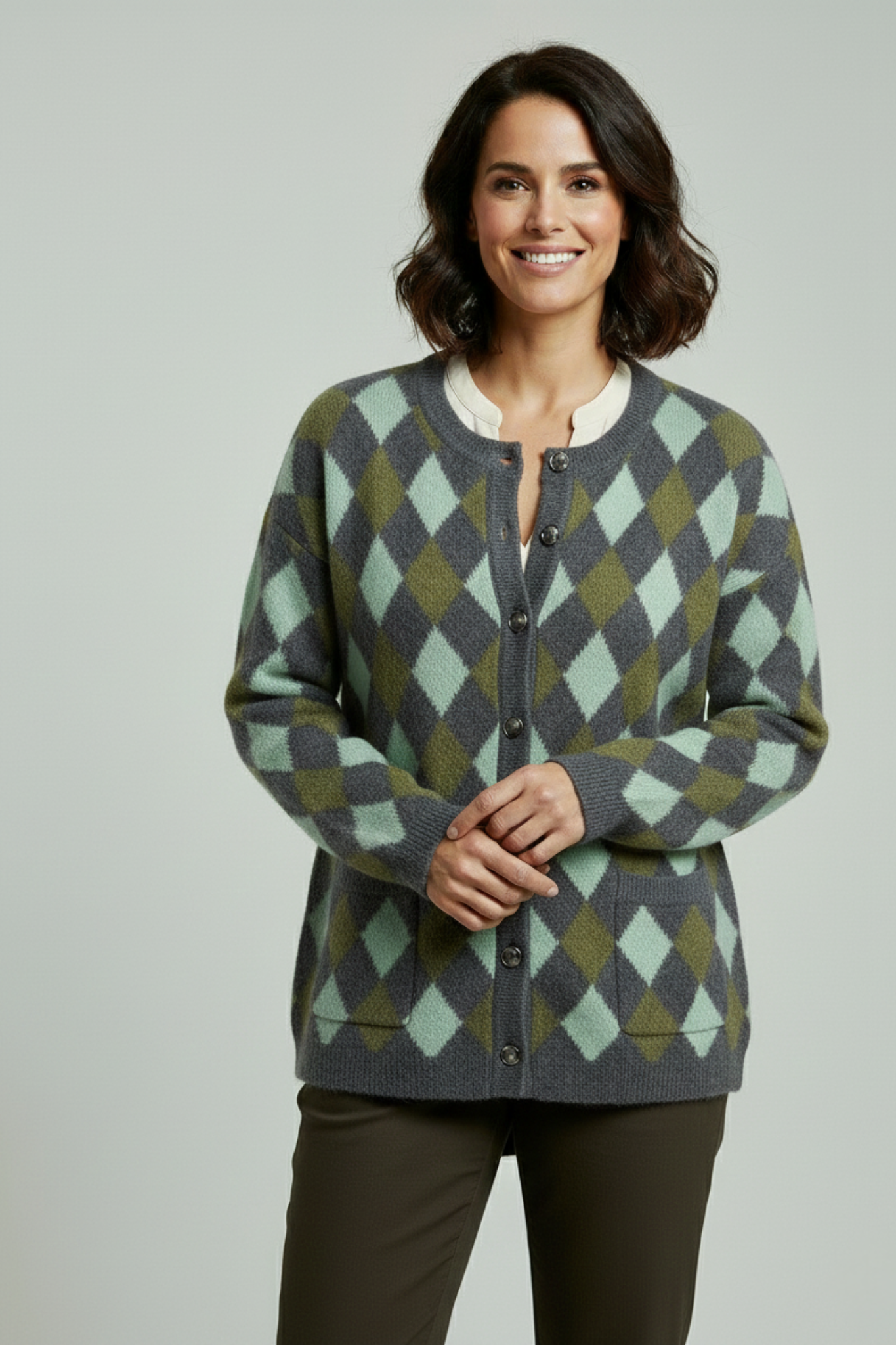 Cárdigan de mujer con botones y patrón geométrico